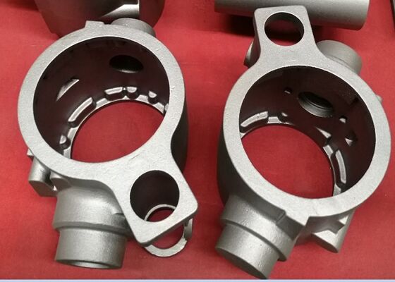 Pièces de fonderie de tête d'entraînement en fonte de sable de haute qualité OEM, dimensions précises, avec peinture de finition