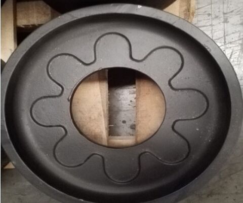 OEM de haute qualité coulée de sable de fer machines agricoles pièces roue hub avec finition de peinture