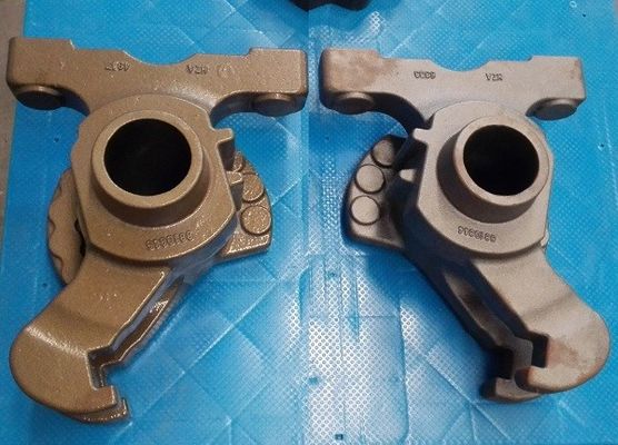 Service d'OEM Coulée de sable vert pièces en fer suspendu pour chariots élévateurs à fourche véhicules industriels