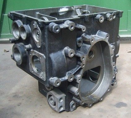 Pièces d'usinage de boîtier de transmission en fonte de haute qualité OEM pour machines agricoles