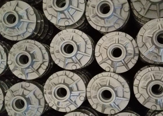 Pièces de moyeu arrière en fonte moulée OEM pour chariot élévateur, finition peinture avec dimensions précises
