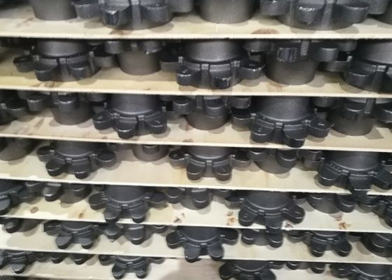 Usinage forgeant des chariots élévateurs moulant le chapeau de tourillon