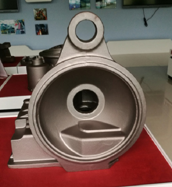 Pièces de fonderie en résine de haute qualité OEM pour boîtier de transmission en fonte pour chariots élévateurs, machines de construction