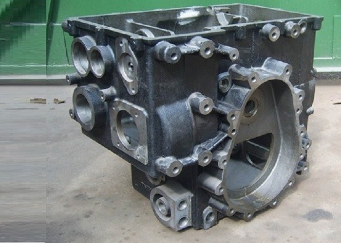 Pièces de chariot élévateur en fonte OEM usinées avec une faible tolérance d'usinage pour machines industrielles