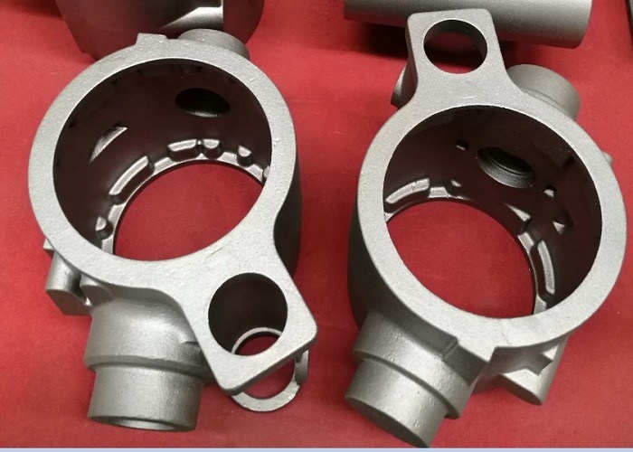 Pièces de tête d'entraînement en fonte de sable de haute qualité OEM avec peinture de finition, dimension précise