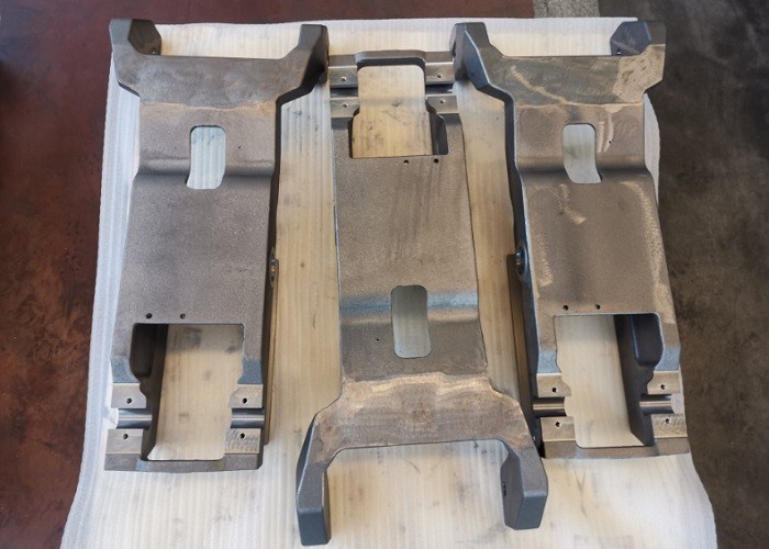 Fonte en fonte ductile moulée en sable OEM 68 kg Pièces de nacelle élévatrice pour machines industrielles